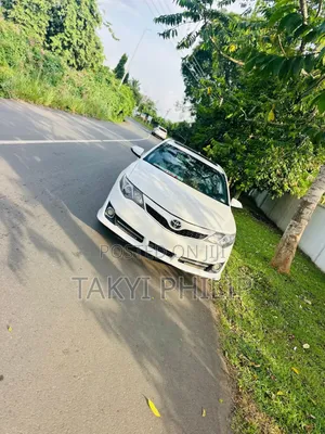 Toyota Camry 2020 White