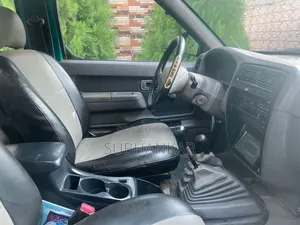 Nissan Hardbody 2004 Green