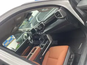 Toyota Tundra 2024 White