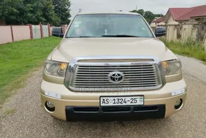 Toyota Tundra 2010 Gold