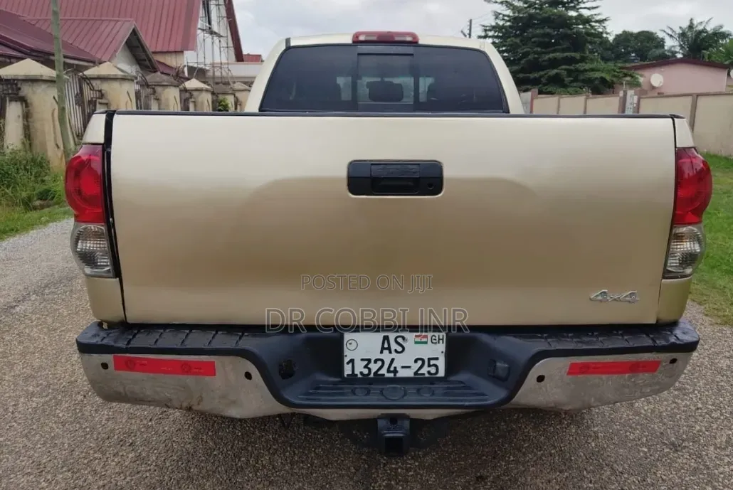 Toyota Tundra 2010 Gold