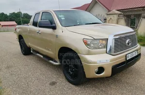 Toyota Tundra 2010 Gold