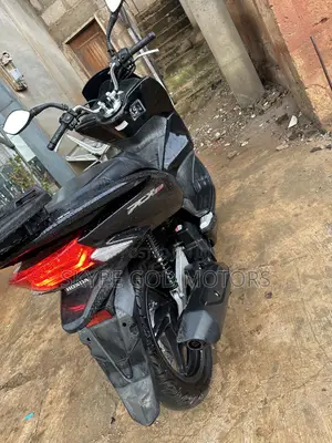 Honda 2022 Black