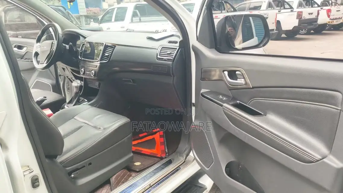 Isuzu D-MAX 2019 White