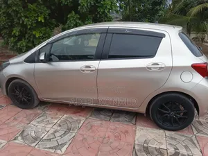 Toyota Vitz 2016 Gold