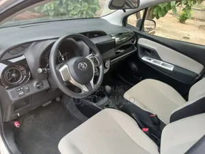 Toyota Vitz 2016 Gold