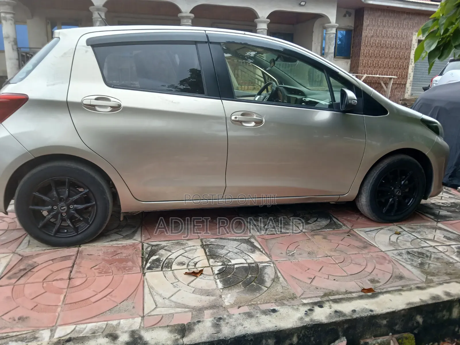 Toyota Vitz 2016 Gold