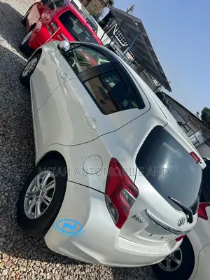 Toyota Vitz 2015 White