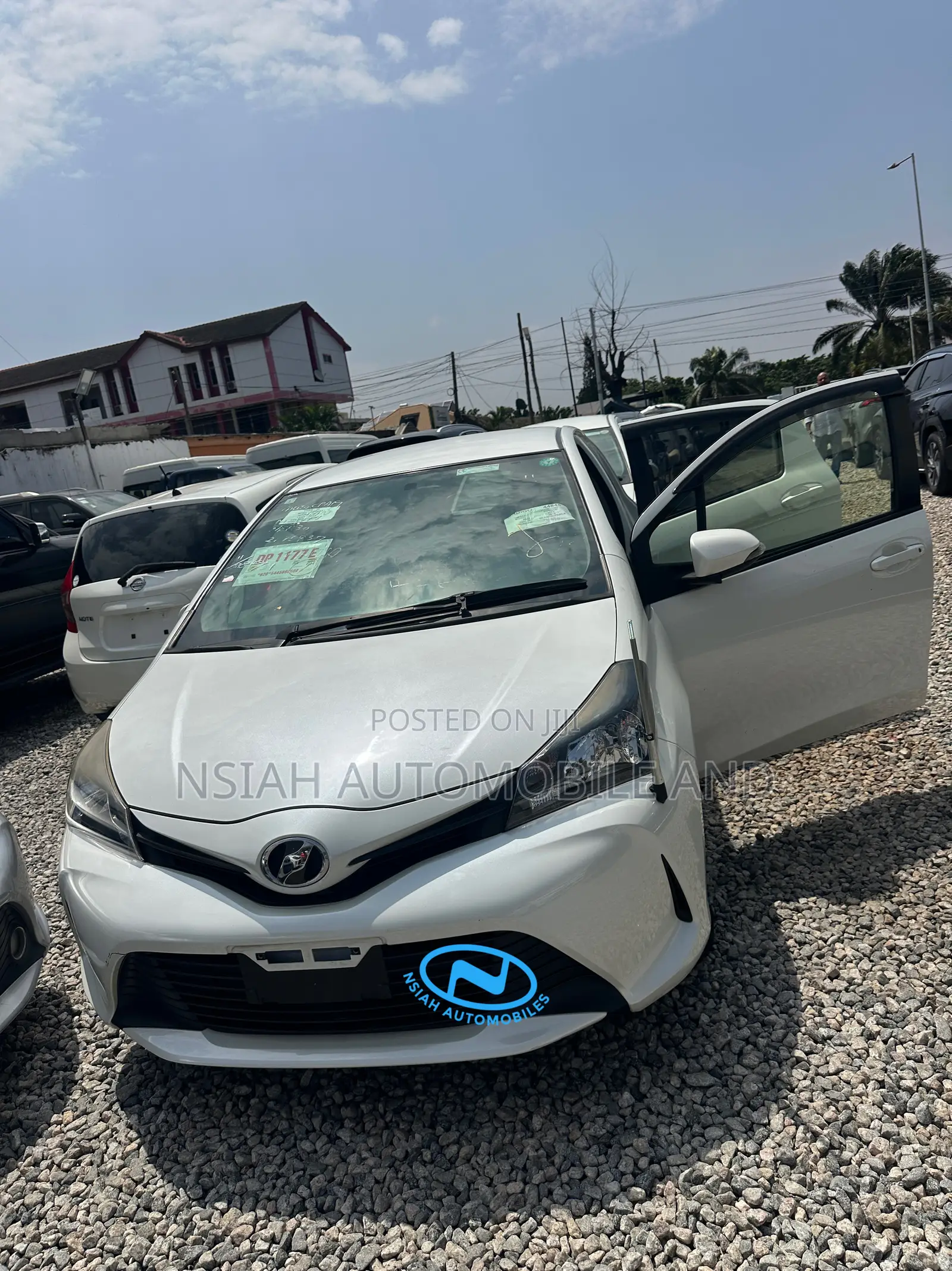 Toyota Vitz 2015 White