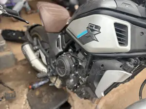 CFMoto 650NK 2023 Silver