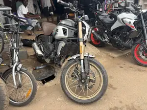 CFMoto 650NK 2023 Silver