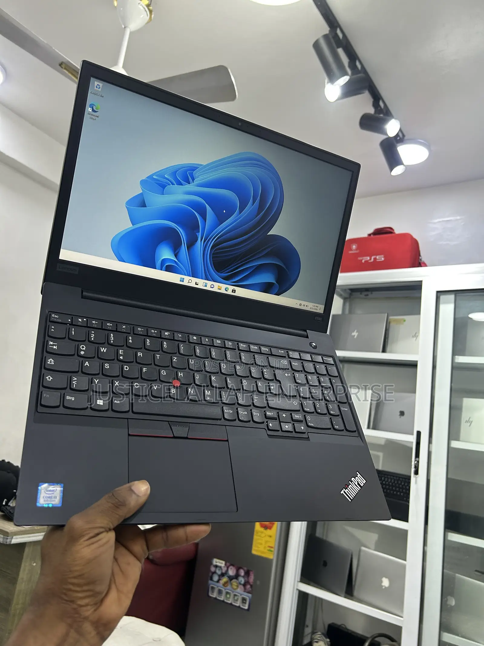 Laptop Lenovo ThinkPad E580 8GB Intel Core i3 HDD+SSD 128GB