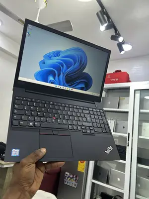 Laptop Lenovo ThinkPad E580 8GB Intel Core i3 HDD+SSD 128GB