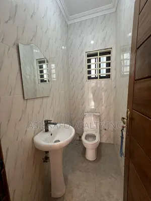 3bdrm House in Coastal Estate, Spintex for rent