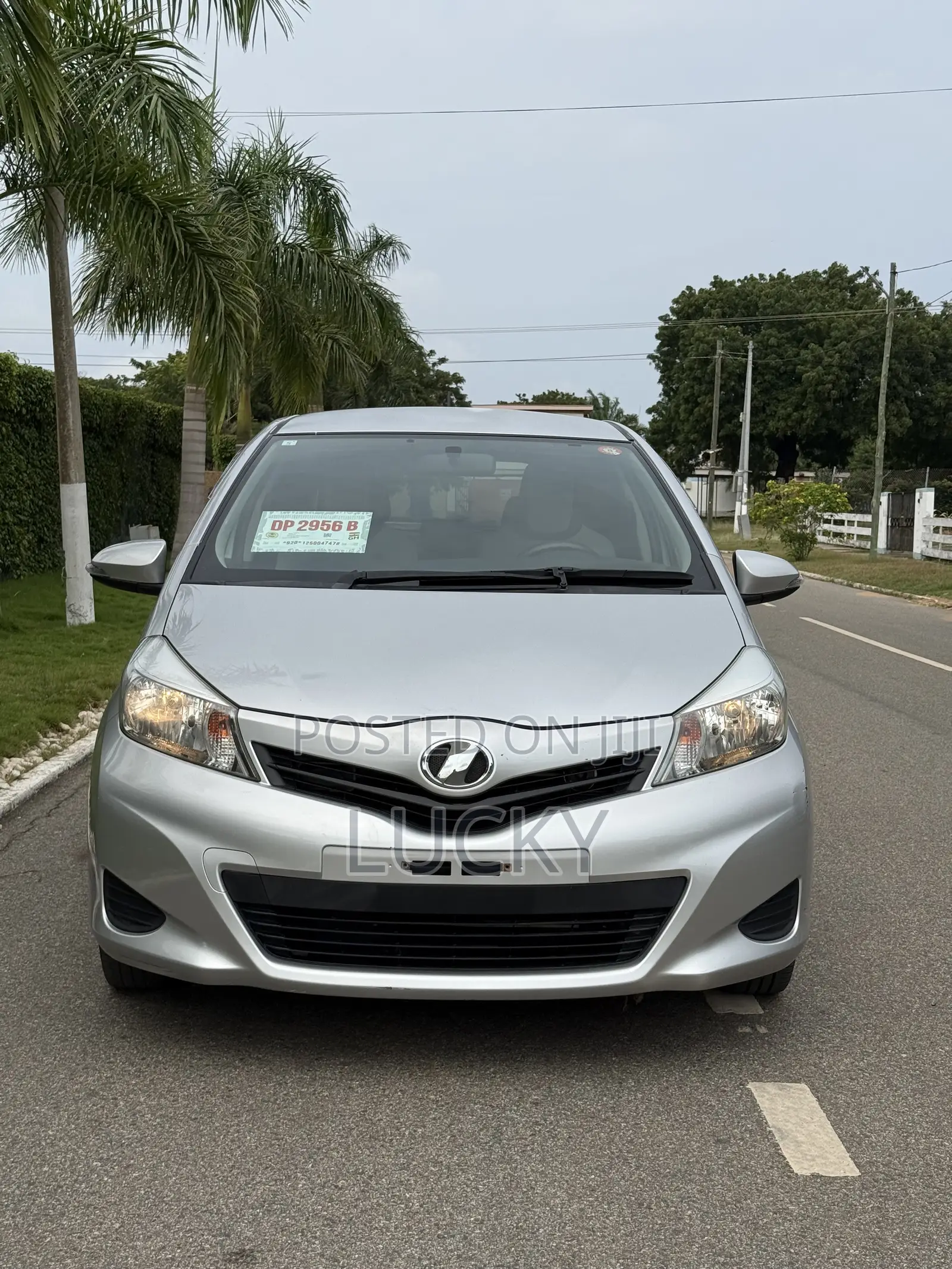 Toyota Vitz 1.3 FWD 5dr 2014 Silver