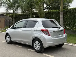 Toyota Vitz 1.3 FWD 5dr 2014 Silver