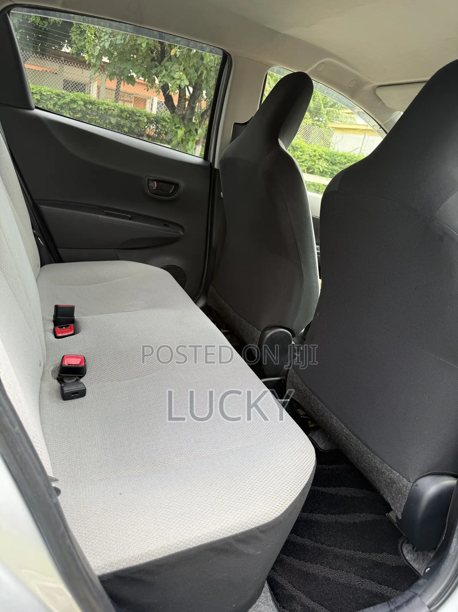 Toyota Vitz 1.3 FWD 5dr 2014 Silver