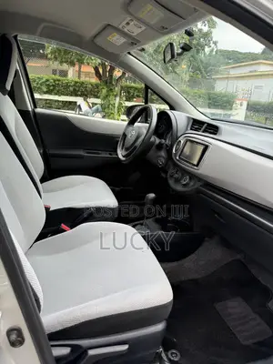 Toyota Vitz 1.3 FWD 5dr 2014 Silver