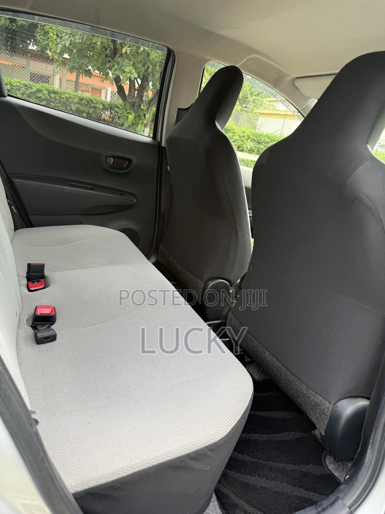 Toyota Vitz 1.3 FWD 5dr 2014 Silver