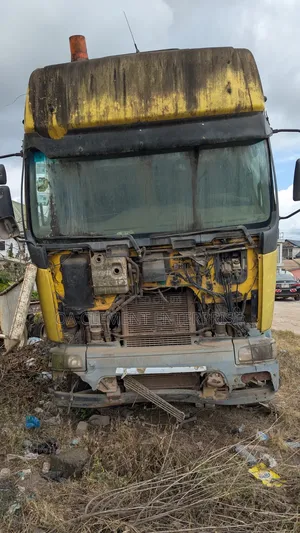 Trailer Head