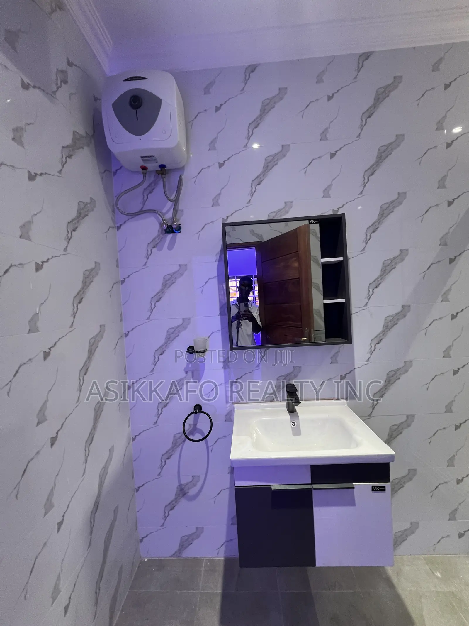 3bdrm House in Coastal Estate, Spintex for rent