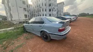 BMW 318i 2000 Gray