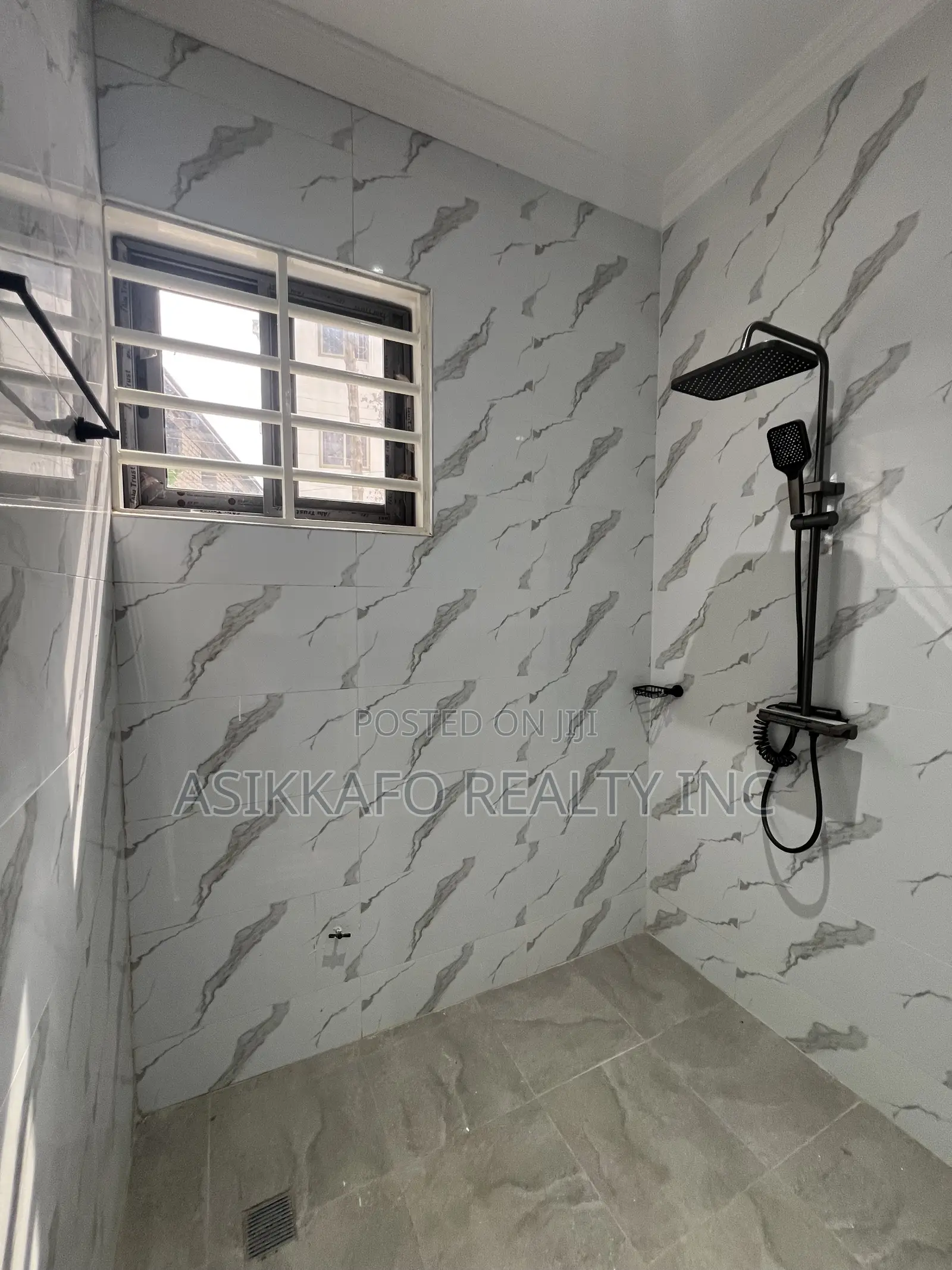 3bdrm House in Coastal Estate, Spintex for rent