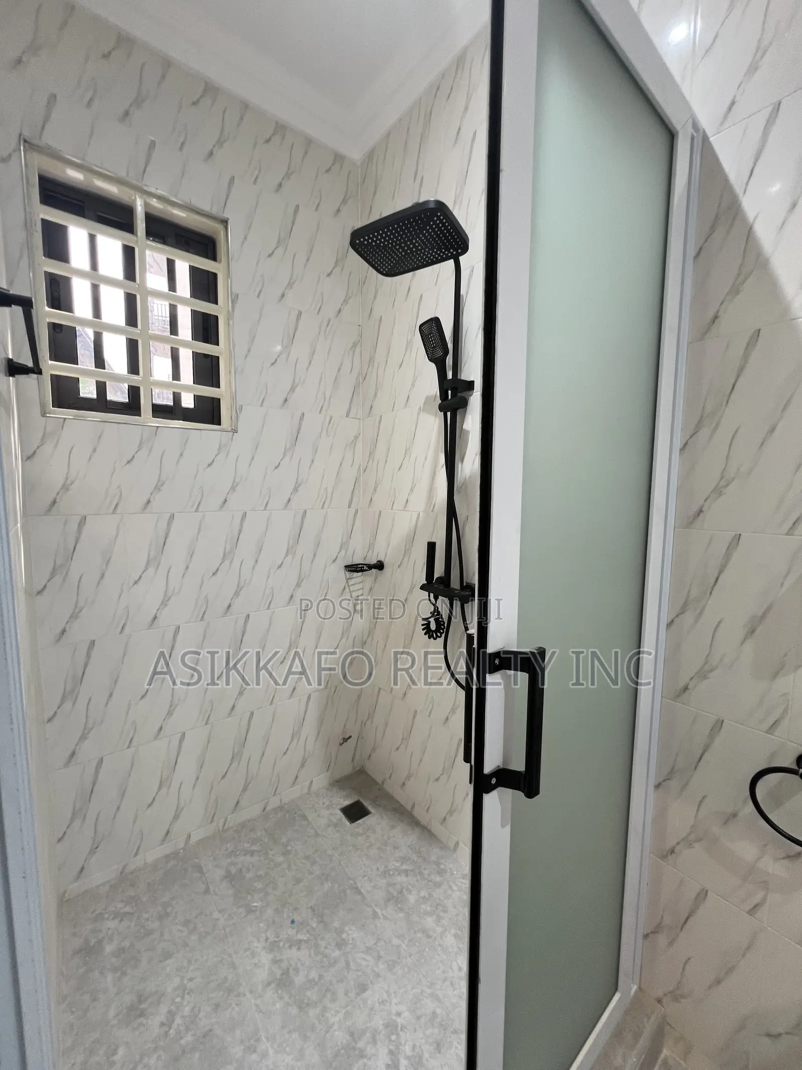 3bdrm House in Coastal Estate, Spintex for rent