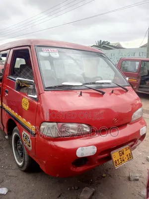 Hyundai H-100 2000 Red