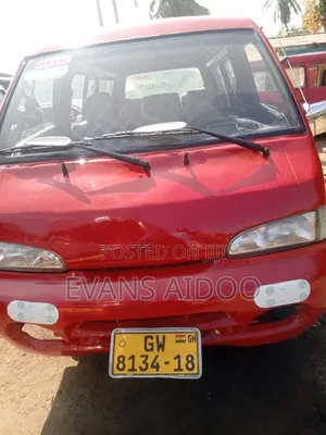 Hyundai H-100 2000 Red