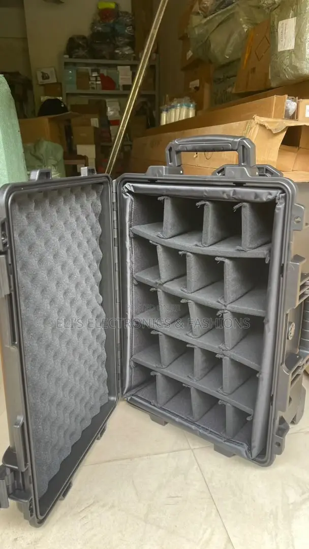Camera Bag for All Types of Cameras and It’s Accessories