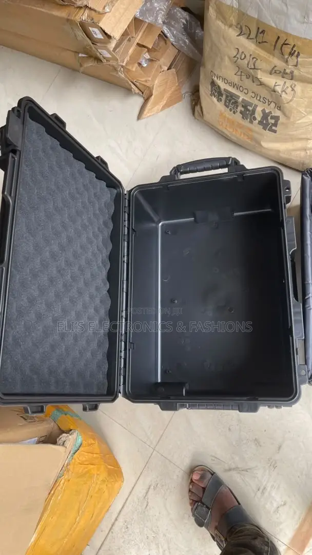 Camera Bag for All Types of Cameras and It’s Accessories
