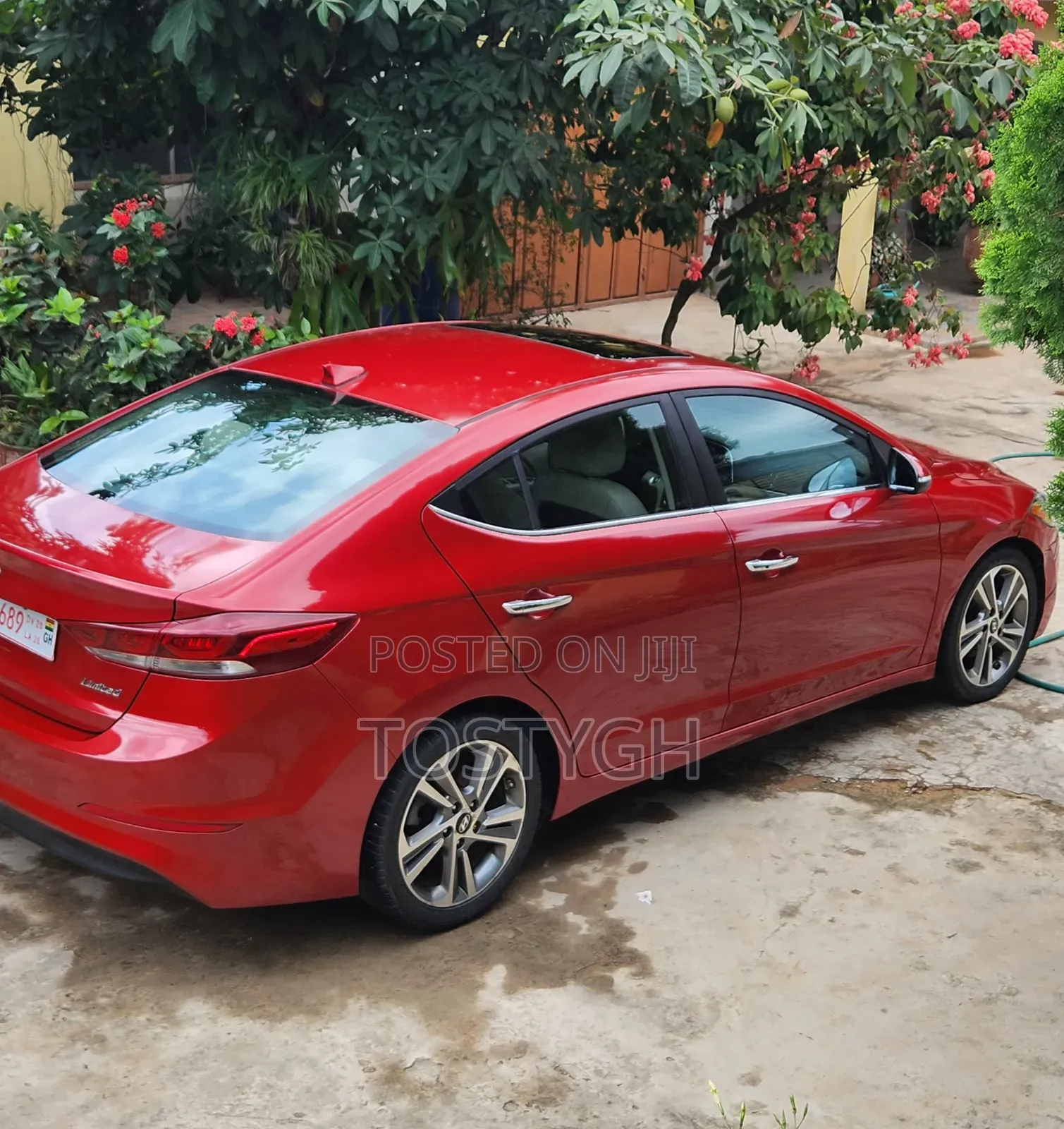 Hyundai Elantra 2017 Red