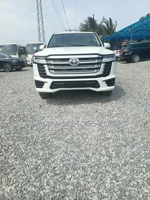 Toyota Land Cruiser 2015 White
