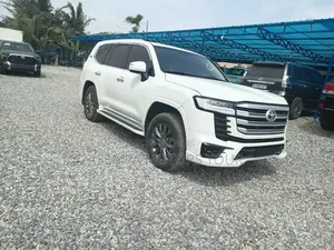 Toyota Land Cruiser 2015 White