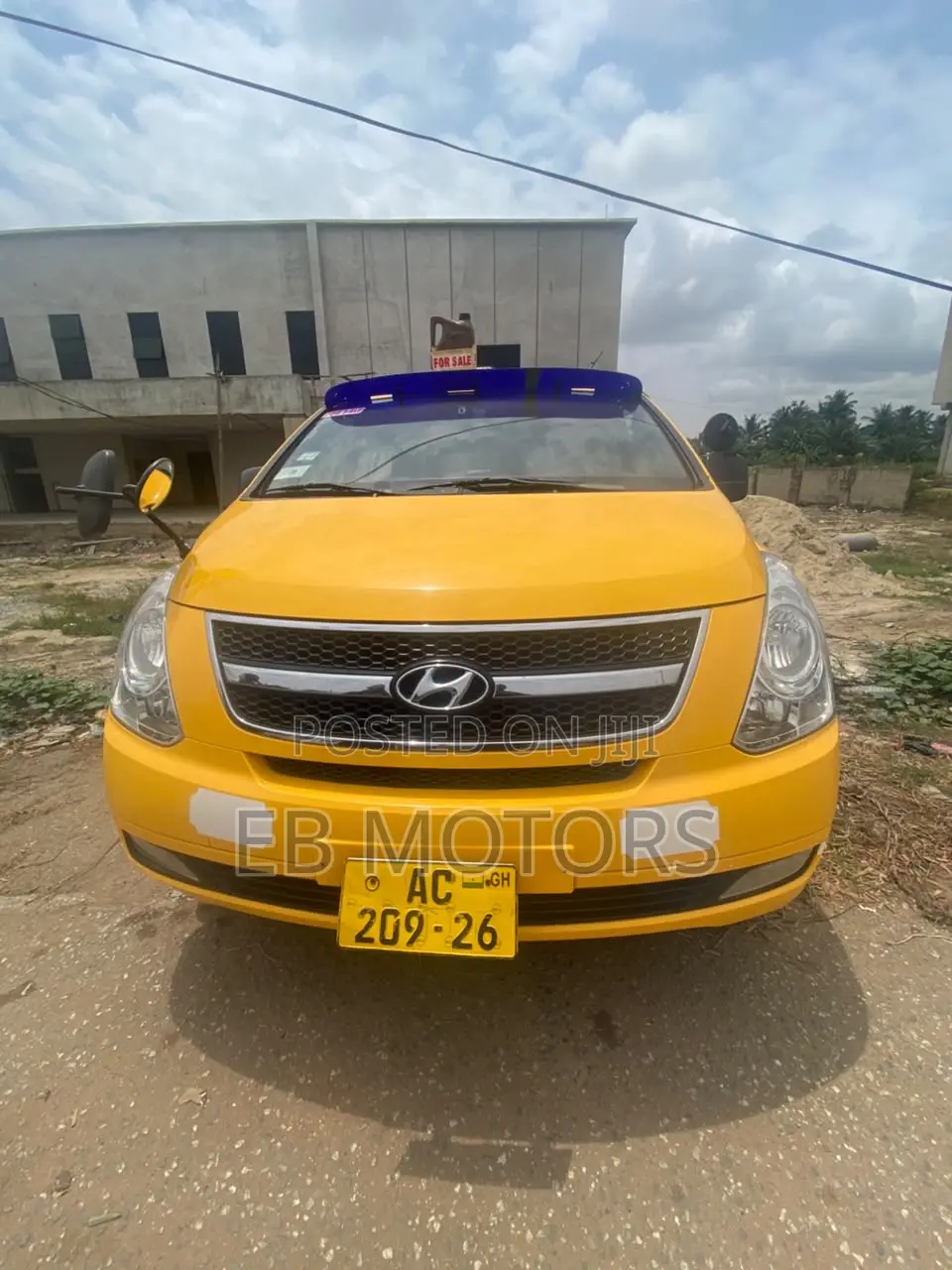 Hyundai Starex 2017 Yellow