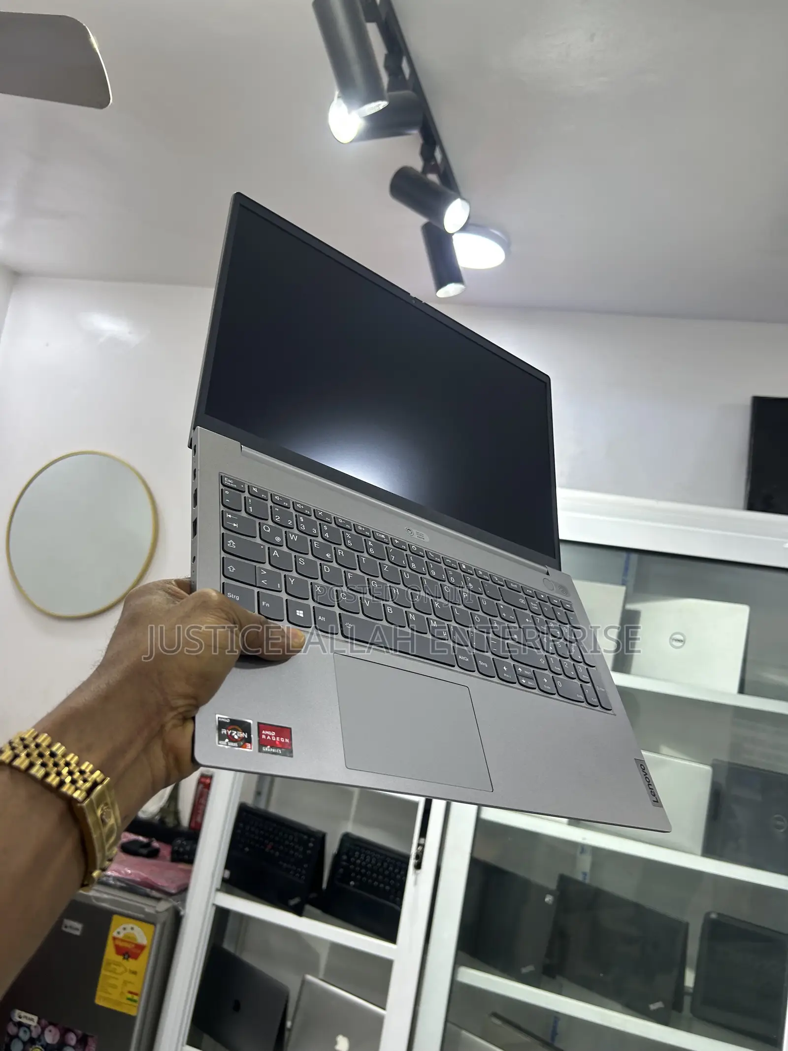 Laptop Lenovo ThinkBook 15 8GB AMD Ryzen 3 SSD 256GB