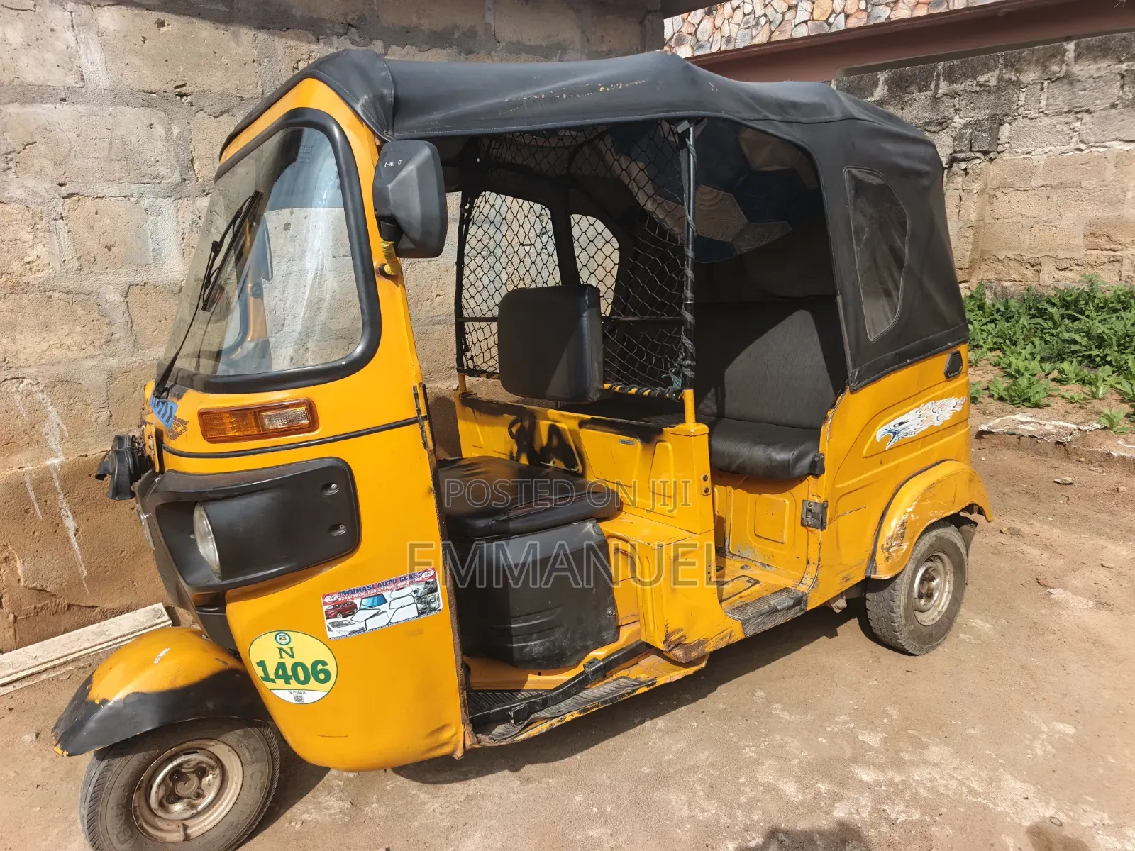 Bajaj RE 2024 Yellow