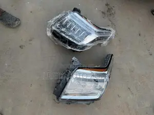 Cadillac Escalade 2015,2016,2017, Headlight Available