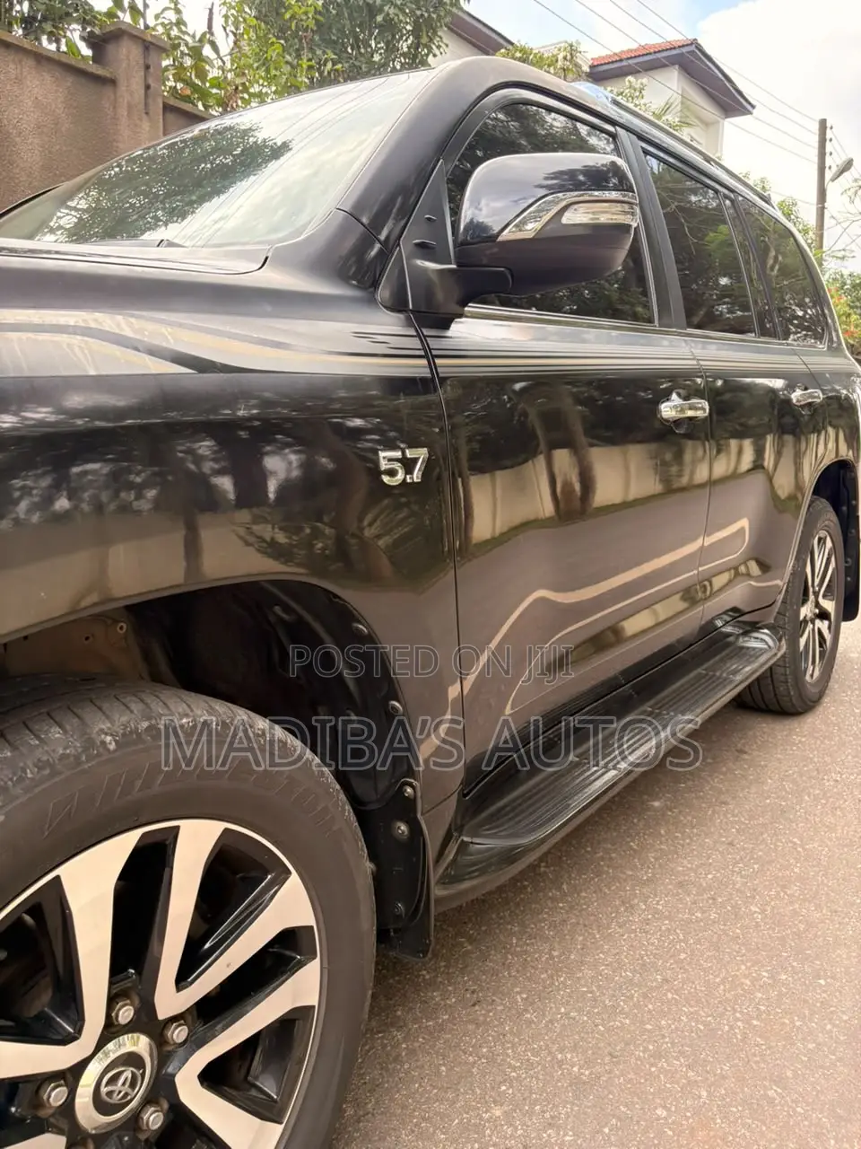 Toyota Land Cruiser 5.7 V8 VX-S 2019 Black