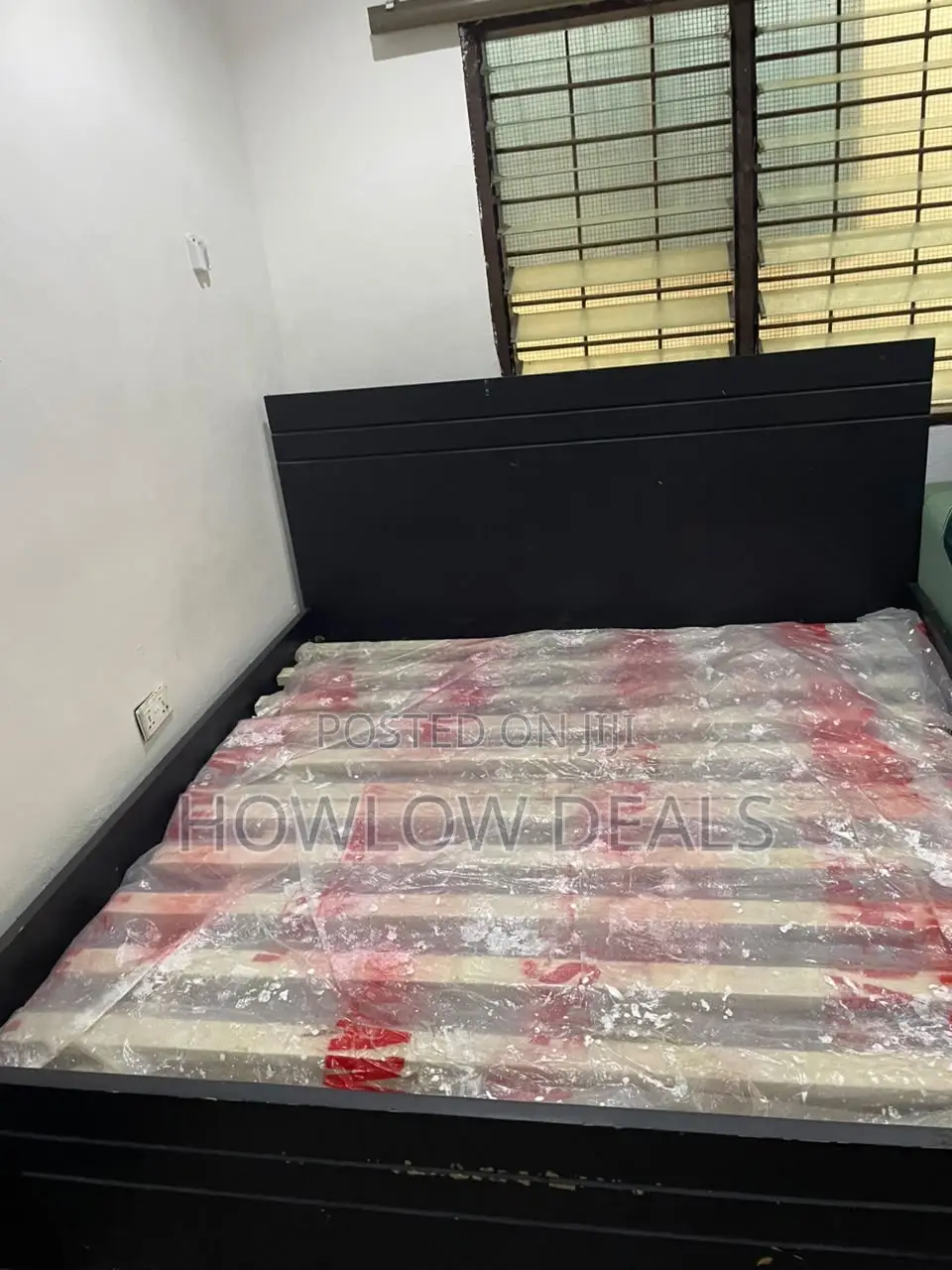 Queen Size Bed Frame With Mattress