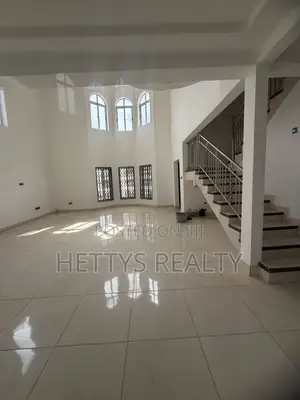 6bdrm House in Madina for sale