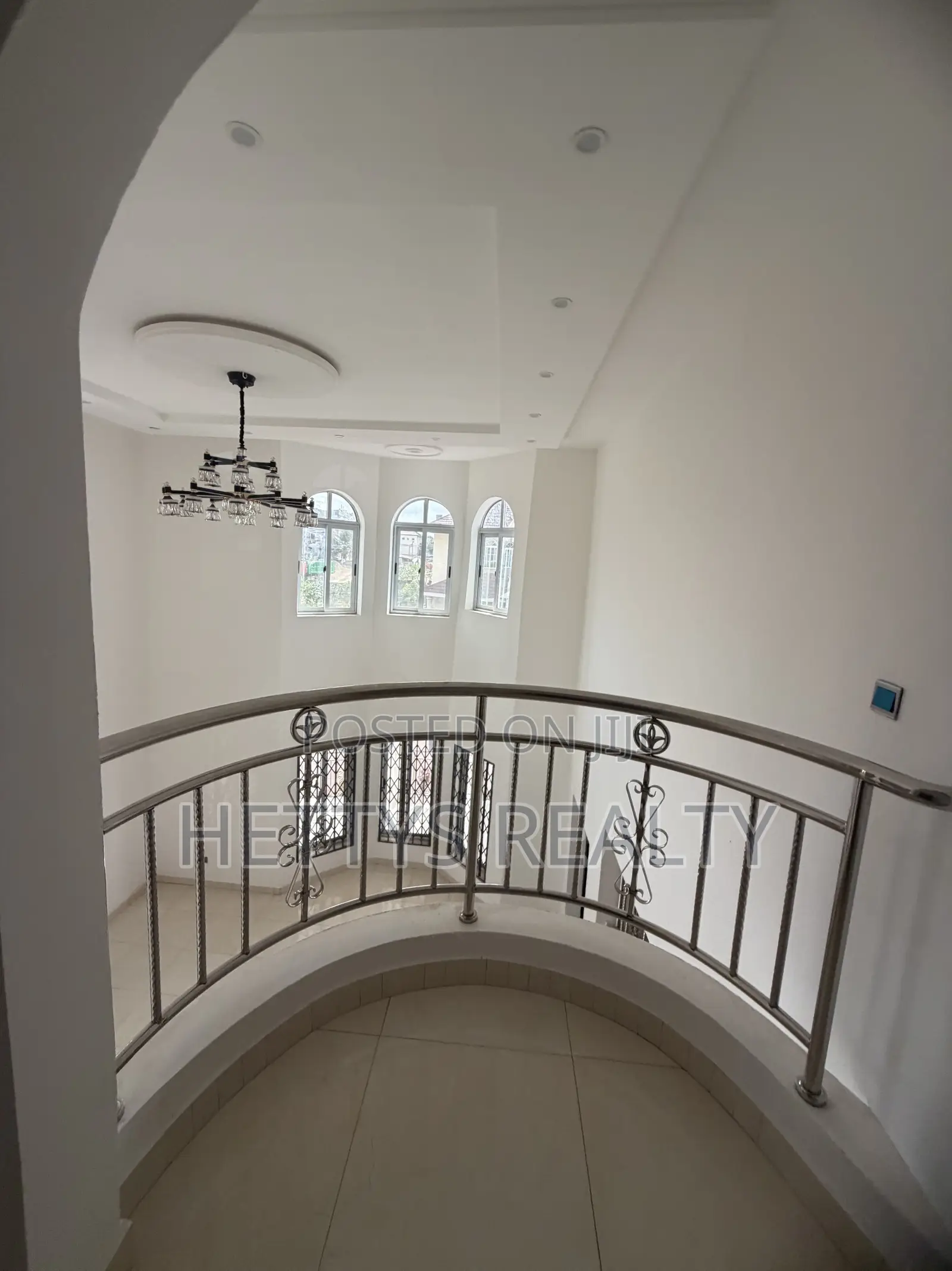 6bdrm House in Madina for sale