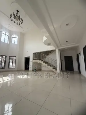 6bdrm House in Madina for sale