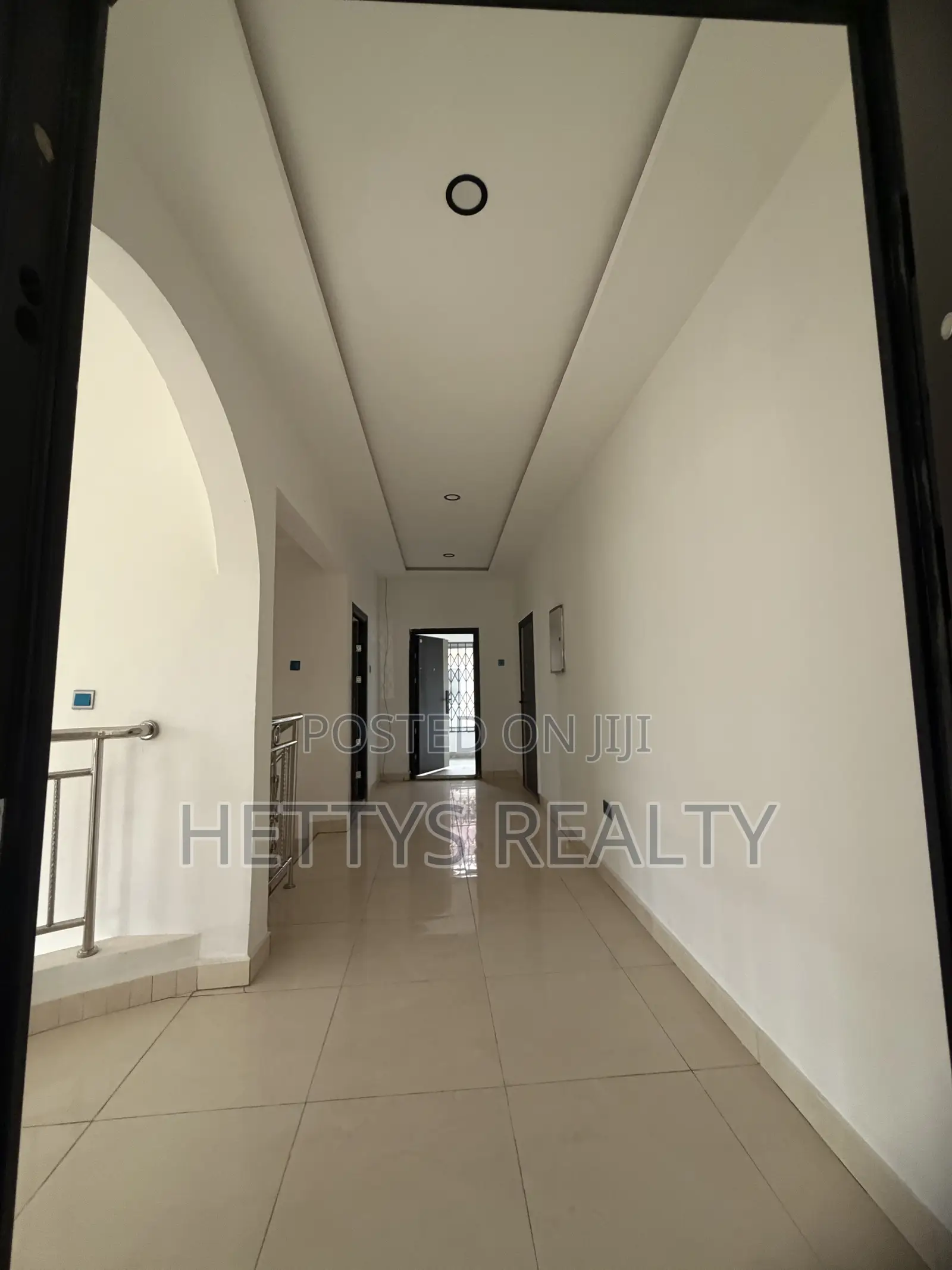 6bdrm House in Madina for sale