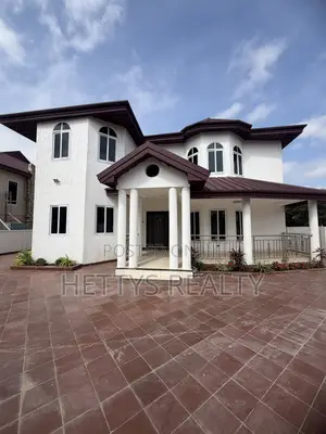 6bdrm House in Madina for sale