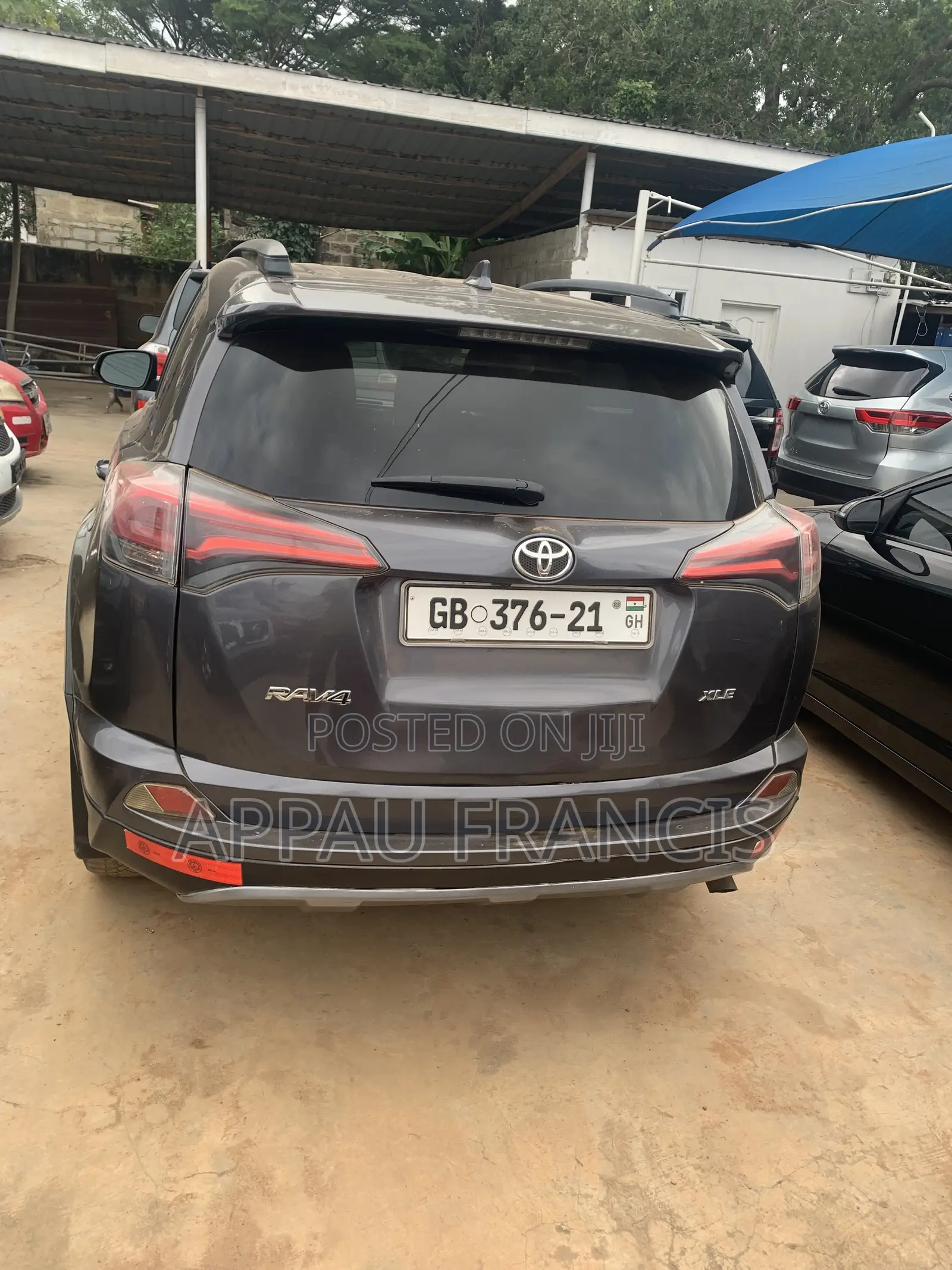 Toyota RAV4 XLE AWD (2.5L 4cyl 6A) 2017 Gray