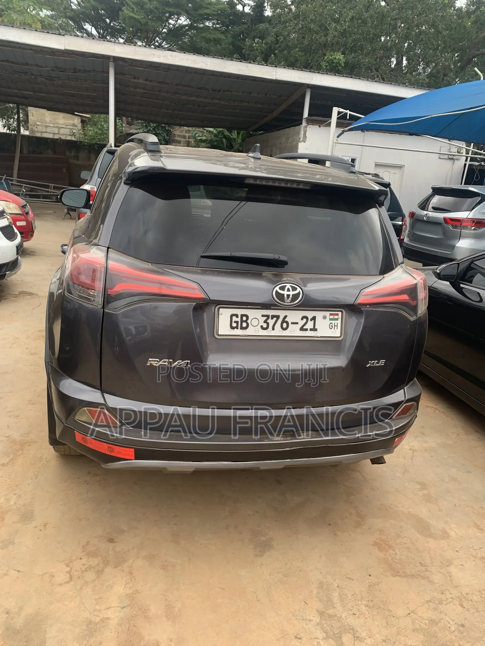 Toyota RAV4 XLE AWD (2.5L 4cyl 6A) 2017 Gray