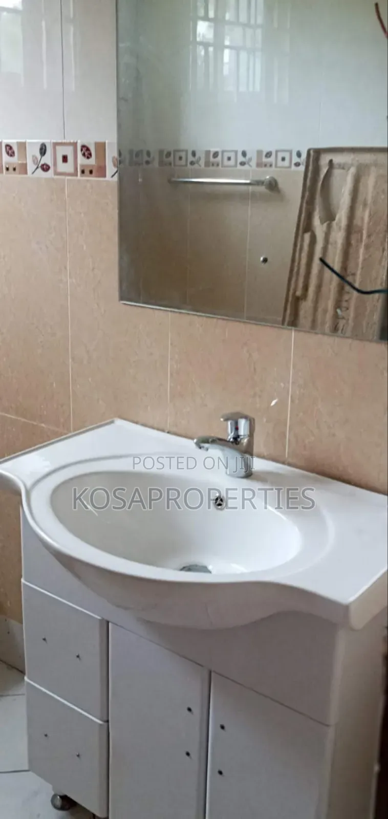 3bdrm Apartment in Adjiringanor 69, Adjiriganor for sale