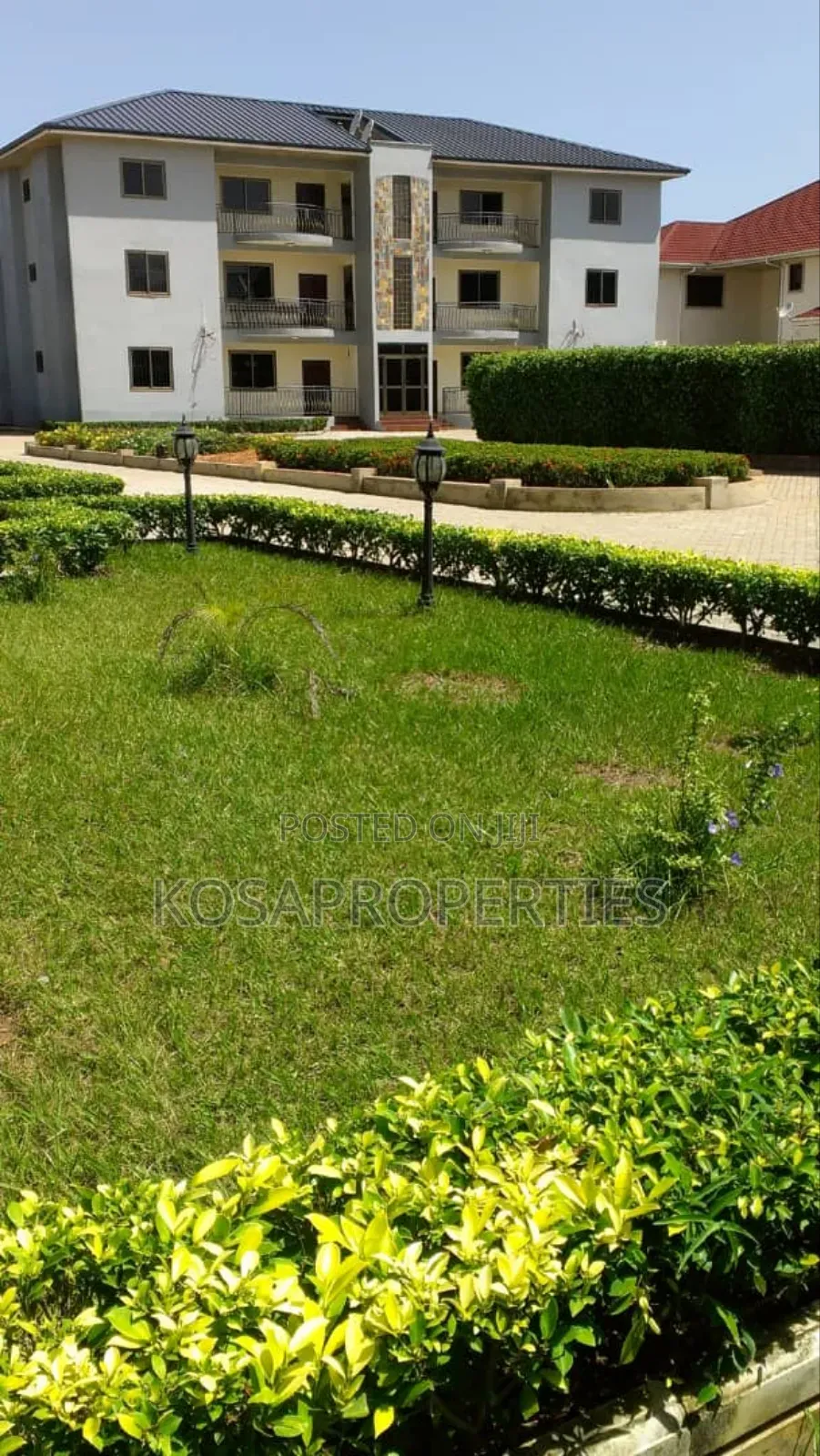 3bdrm Apartment in Adjiringanor 69, Adjiriganor for sale